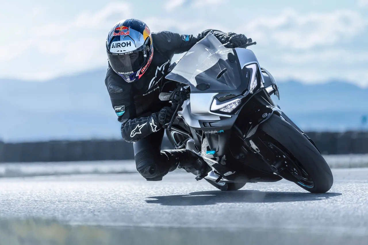 CFMOTO 675SR-R